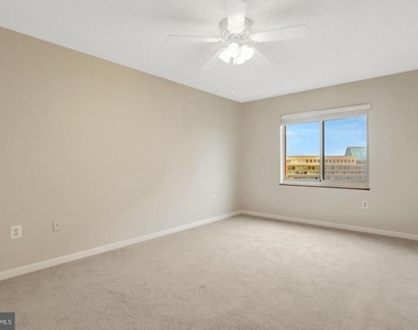 2151 Jamieson Avenue - Photo Thumbnail 25