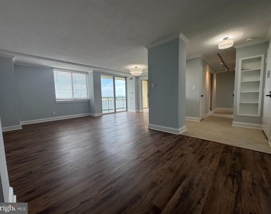 501 Slaters Lane - Photo Thumbnail 39