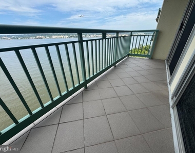 501 Slaters Lane - Photo Thumbnail 9