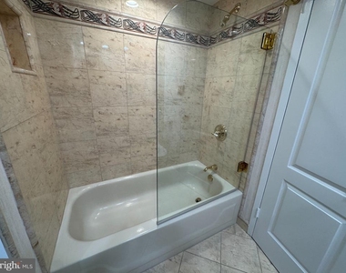 501 Slaters Lane - Photo Thumbnail 26