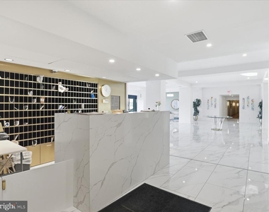 501 Slaters Lane - Photo Thumbnail 56