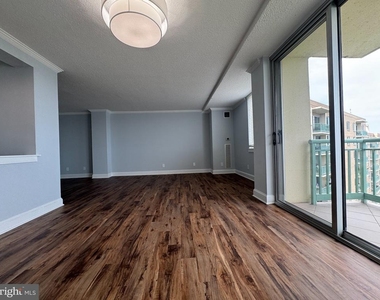 501 Slaters Lane - Photo Thumbnail 37