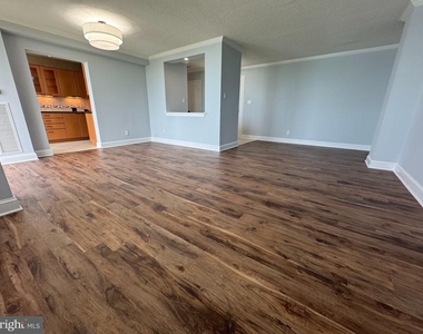 501 Slaters Lane - Photo Thumbnail 38