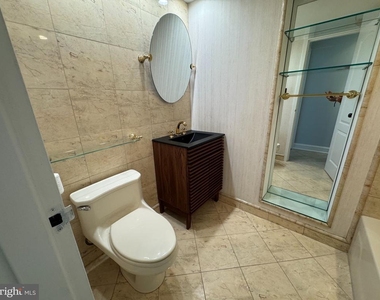 501 Slaters Lane - Photo Thumbnail 23