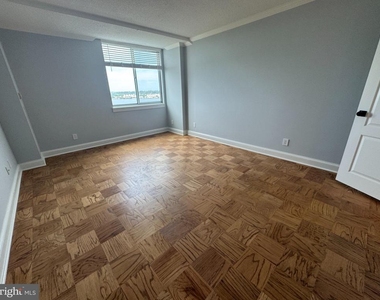 501 Slaters Lane - Photo Thumbnail 45