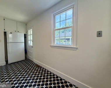 2811 Valley Drive - Photo Thumbnail 2