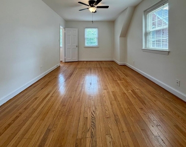 2811 Valley Drive - Photo Thumbnail 16