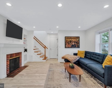 406 Tennessee Avenue - Photo Thumbnail 5