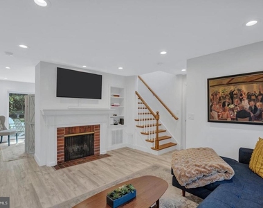 406 Tennessee Avenue - Photo Thumbnail 4