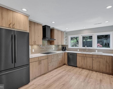 406 Tennessee Avenue - Photo Thumbnail 12