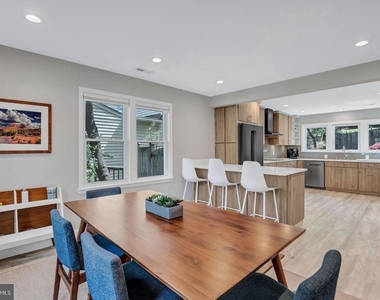 406 Tennessee Avenue - Photo Thumbnail 8