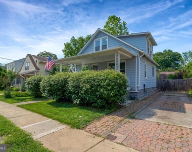 915 20th Street S - Photo Thumbnail 1