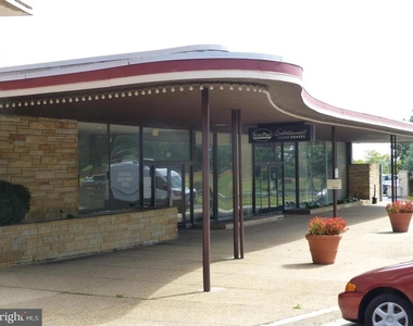 1021 Arlington Boulevard - Photo Thumbnail 32