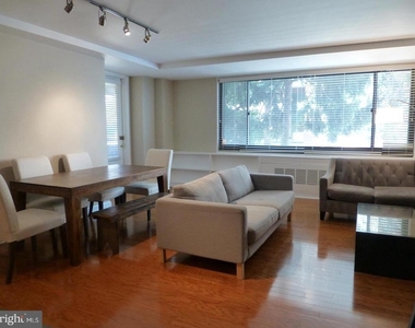 1021 Arlington Boulevard - Photo Thumbnail 12