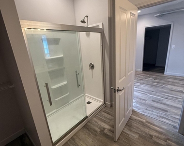 105 Beeson Street - Photo Thumbnail 6