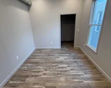 105 Beeson Street - Photo Thumbnail 7