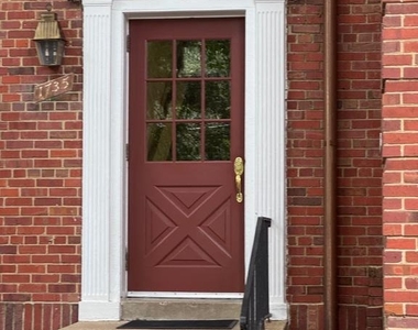 1735 Rhodes Street N - Photo Thumbnail 13