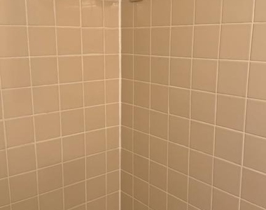 1735 Rhodes Street N - Photo Thumbnail 1