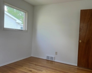 18 Tower Drive - Photo Thumbnail 14