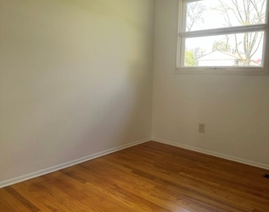 18 Tower Drive - Photo Thumbnail 10