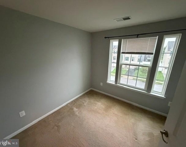 48 S Center Street - Photo Thumbnail 6