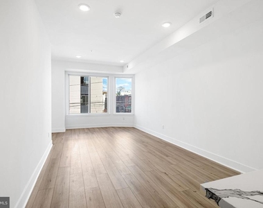 2524 Cecil B Moore Avenue - Photo Thumbnail 3