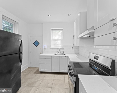 1618 S 54th Street - Photo Thumbnail 12