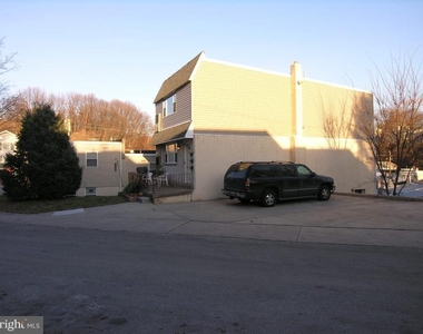 289 Greenough Street - Photo Thumbnail 8