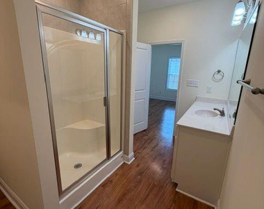 811 Linwood Avenue - Photo Thumbnail 13