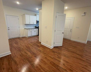 811 Linwood Avenue - Photo Thumbnail 15