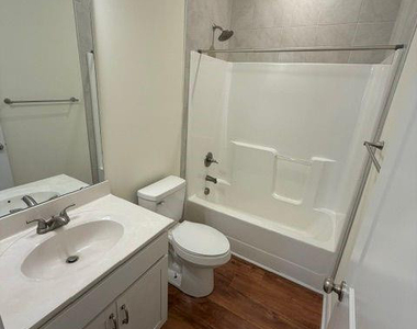 811 Linwood Avenue - Photo Thumbnail 5