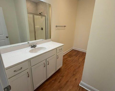 811 Linwood Avenue - Photo Thumbnail 9