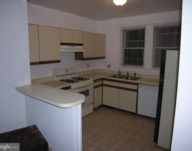 577 Green Lane - Photo Thumbnail 2