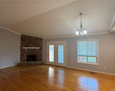 6746 Irongate Drive - Photo Thumbnail 5