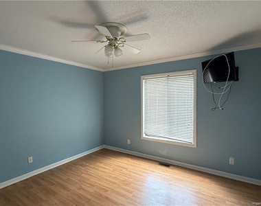 6746 Irongate Drive - Photo Thumbnail 12