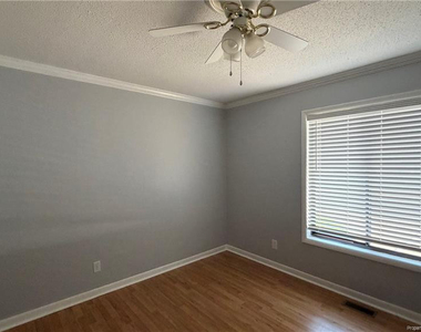 6746 Irongate Drive - Photo Thumbnail 14