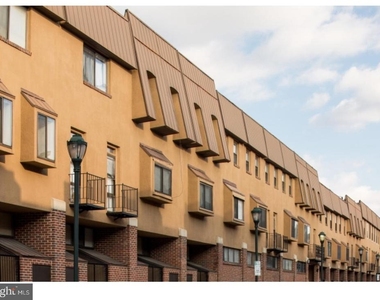 2031-5 South Street - Photo Thumbnail 2