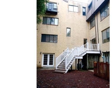 2031-5 South Street - Photo Thumbnail 4