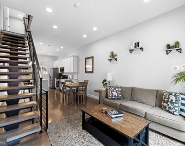 1535 S Capitol Street - Photo Thumbnail 6