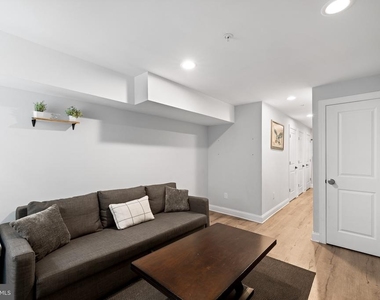 1535 S Capitol Street - Photo Thumbnail 24