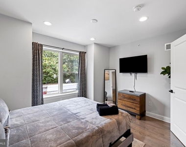 1535 S Capitol Street - Photo Thumbnail 17