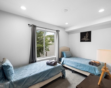 1535 S Capitol Street - Photo Thumbnail 7