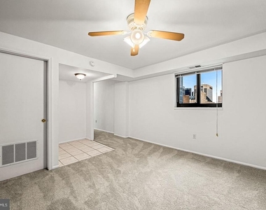 1420 Locust Street - Photo Thumbnail 4