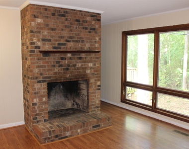 211 Lake Drive - Photo Thumbnail 7