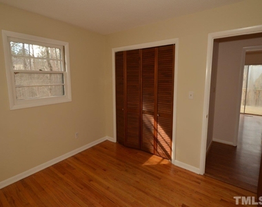 211 Lake Drive - Photo Thumbnail 15