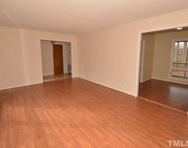 211 Lake Drive - Photo Thumbnail 2