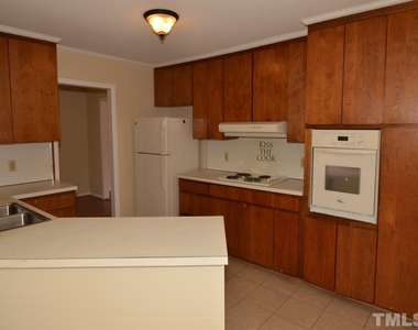 211 Lake Drive - Photo Thumbnail 5