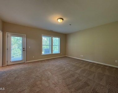 1122 Myers Point Drive - Photo Thumbnail 5