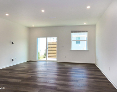 2206 Rabbitbrush Street - Photo Thumbnail 3