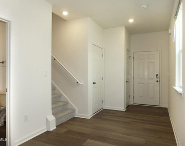 2206 Rabbitbrush Street - Photo Thumbnail 2